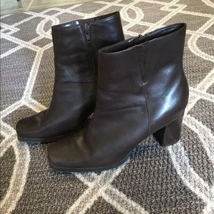 Brown Leather Women's Bass Booties